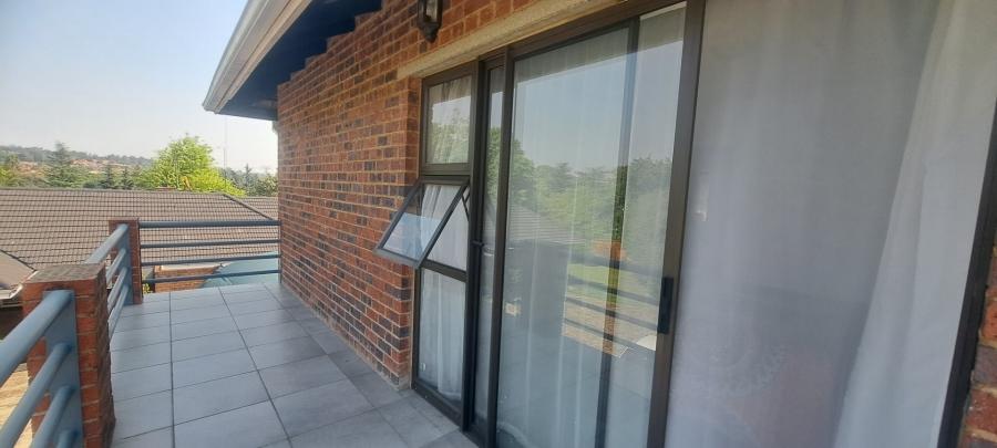 To Let 2 Bedroom Property for Rent in Essexwold Gauteng