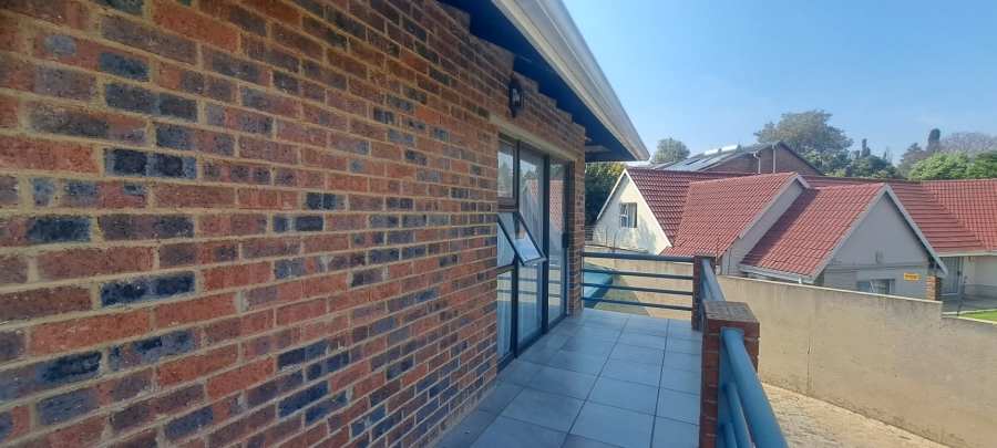 To Let 2 Bedroom Property for Rent in Essexwold Gauteng