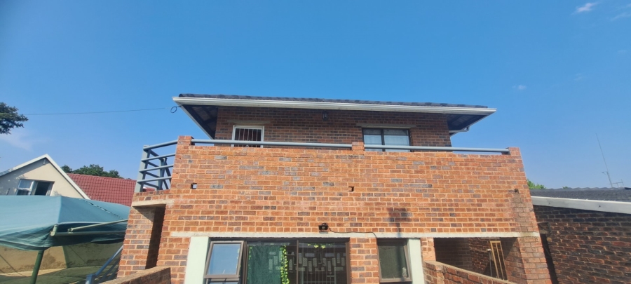 To Let 2 Bedroom Property for Rent in Essexwold Gauteng