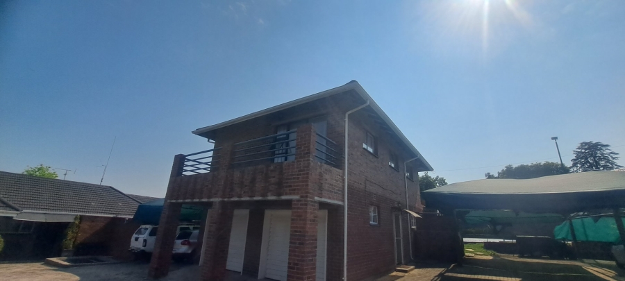 To Let 2 Bedroom Property for Rent in Essexwold Gauteng