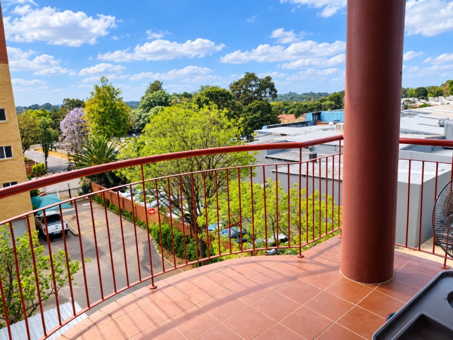 1 Bedroom Property for Sale in Die Wilgers Gauteng