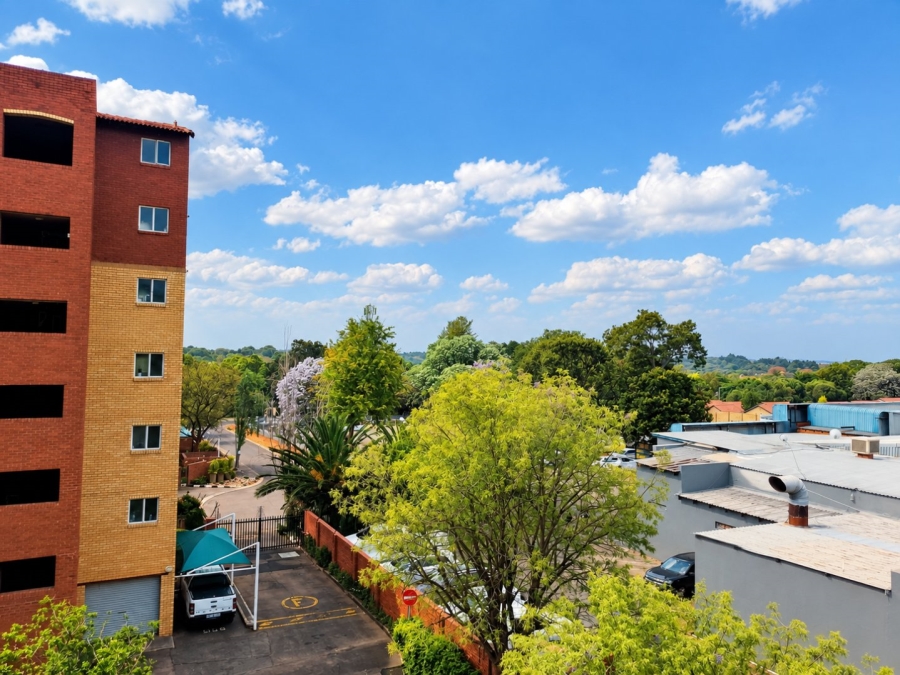 1 Bedroom Property for Sale in Die Wilgers Gauteng