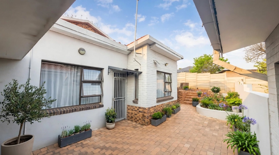 To Let 1 Bedroom Property for Rent in Bedfordview Gauteng