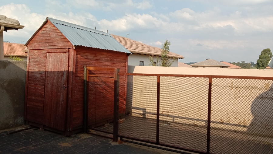  Bedroom Property for Sale in Delmore Park Gauteng
