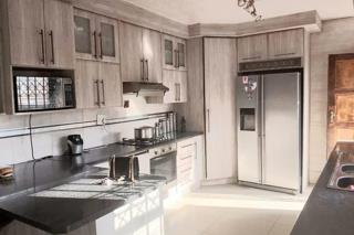 To Let  Bedroom Property for Rent in Windmill Park Gauteng