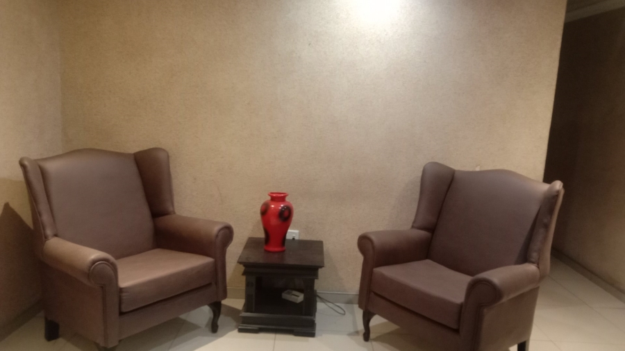 To Let  Bedroom Property for Rent in Windmill Park Gauteng