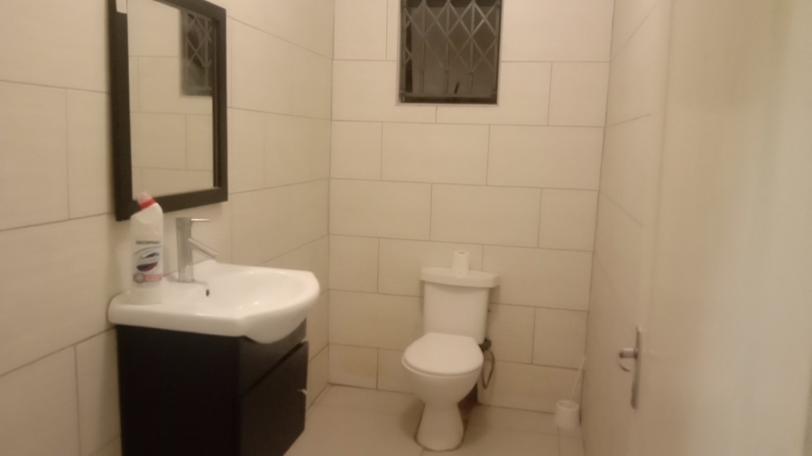 To Let  Bedroom Property for Rent in Windmill Park Gauteng