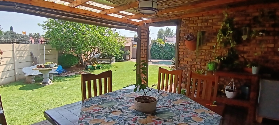 5 Bedroom Property for Sale in Risiville Gauteng
