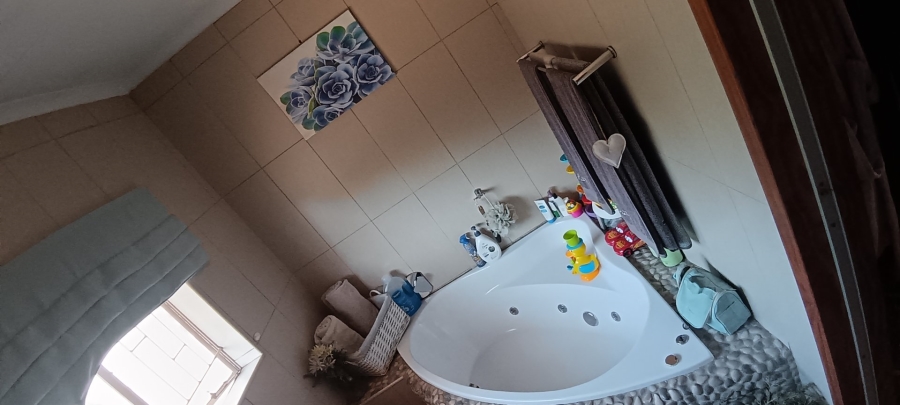 5 Bedroom Property for Sale in Risiville Gauteng