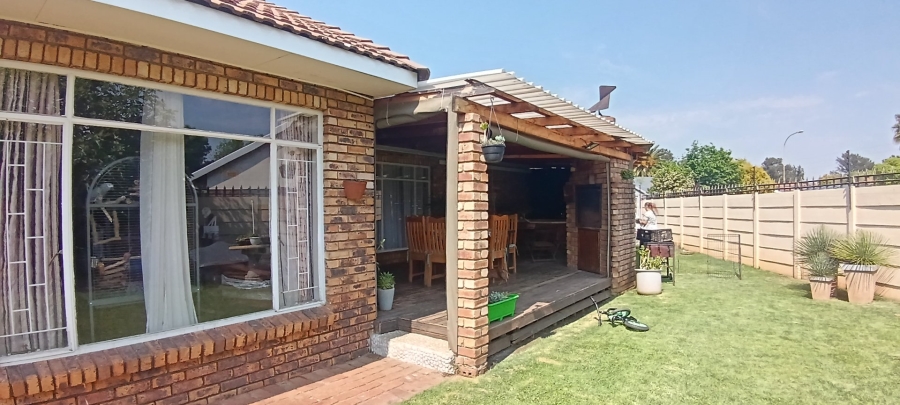 5 Bedroom Property for Sale in Risiville Gauteng