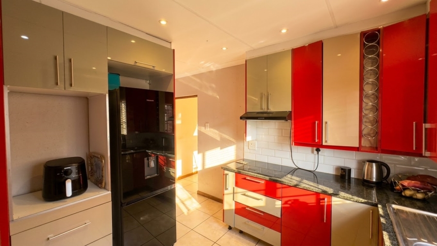 2 Bedroom Property for Sale in Cosmo City Gauteng