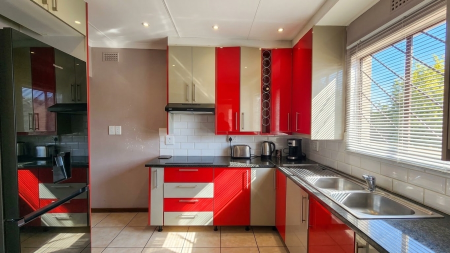 2 Bedroom Property for Sale in Cosmo City Gauteng