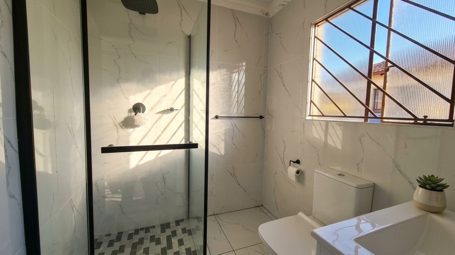 2 Bedroom Property for Sale in Cosmo City Gauteng