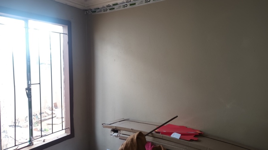 2 Bedroom Property for Sale in Likole Gauteng