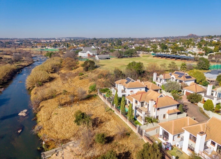  Bedroom Property for Sale in Lonehill Gauteng
