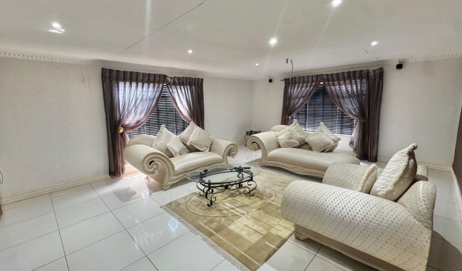 6 Bedroom Property for Sale in President Park Gauteng
