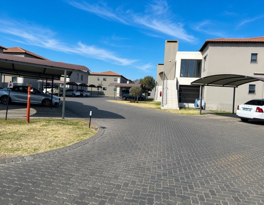 To Let 2 Bedroom Property for Rent in Goedeburg Gauteng