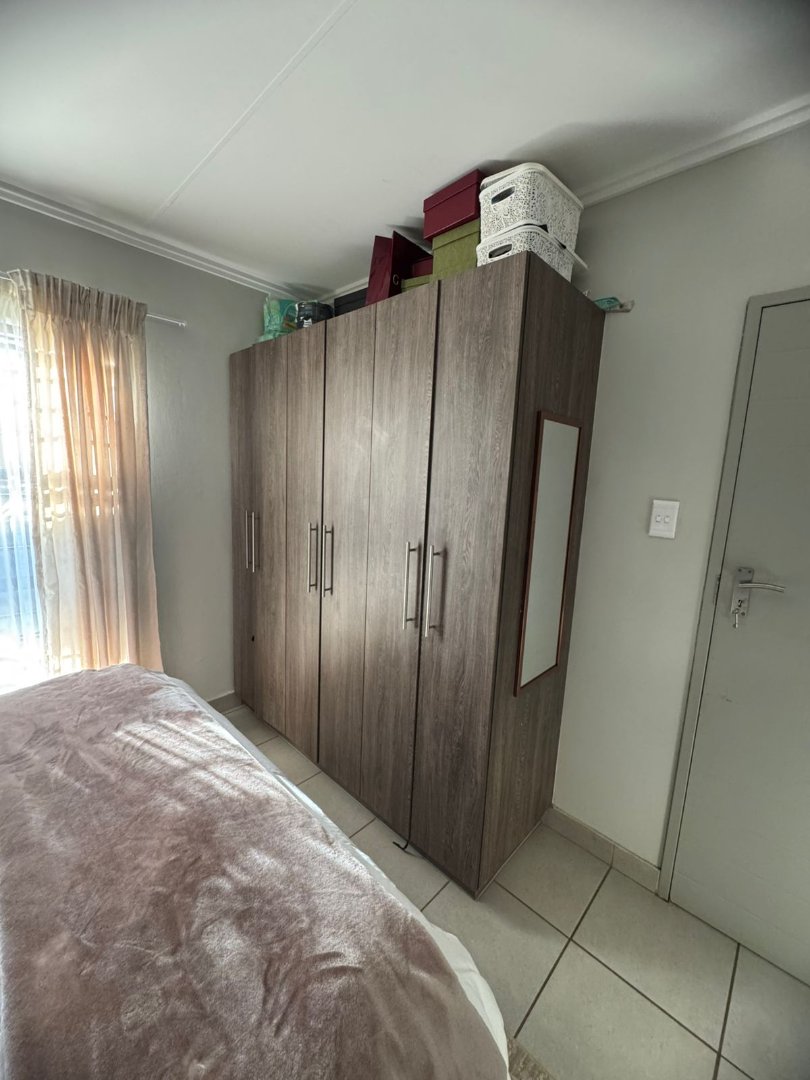  Bedroom Property for Sale in Witpoortjie Gauteng