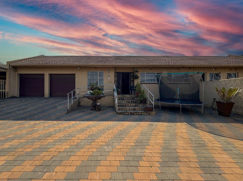 3 Bedroom Property for Sale in Edenvale Central Gauteng