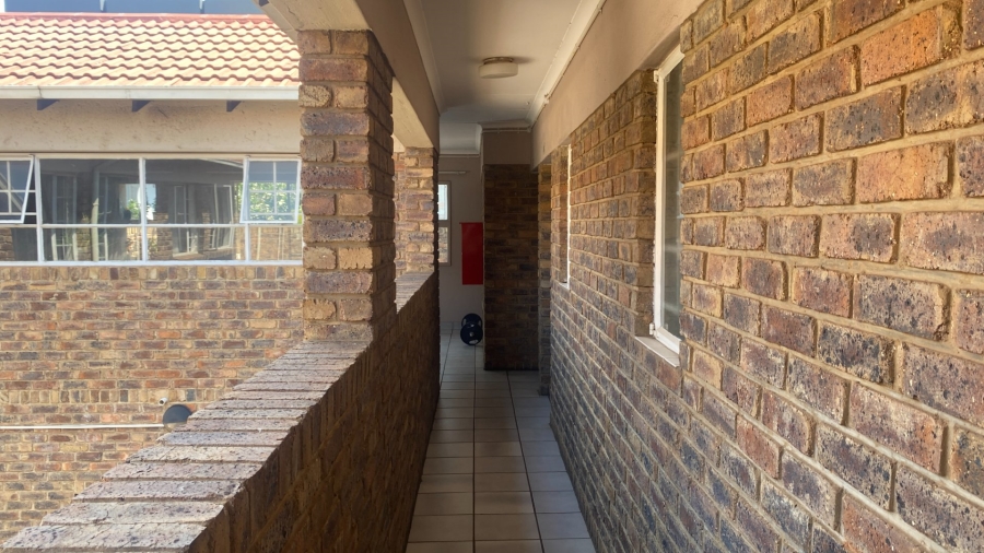 1 Bedroom Property for Sale in Riviera Gauteng