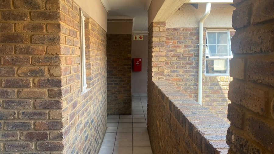 1 Bedroom Property for Sale in Riviera Gauteng