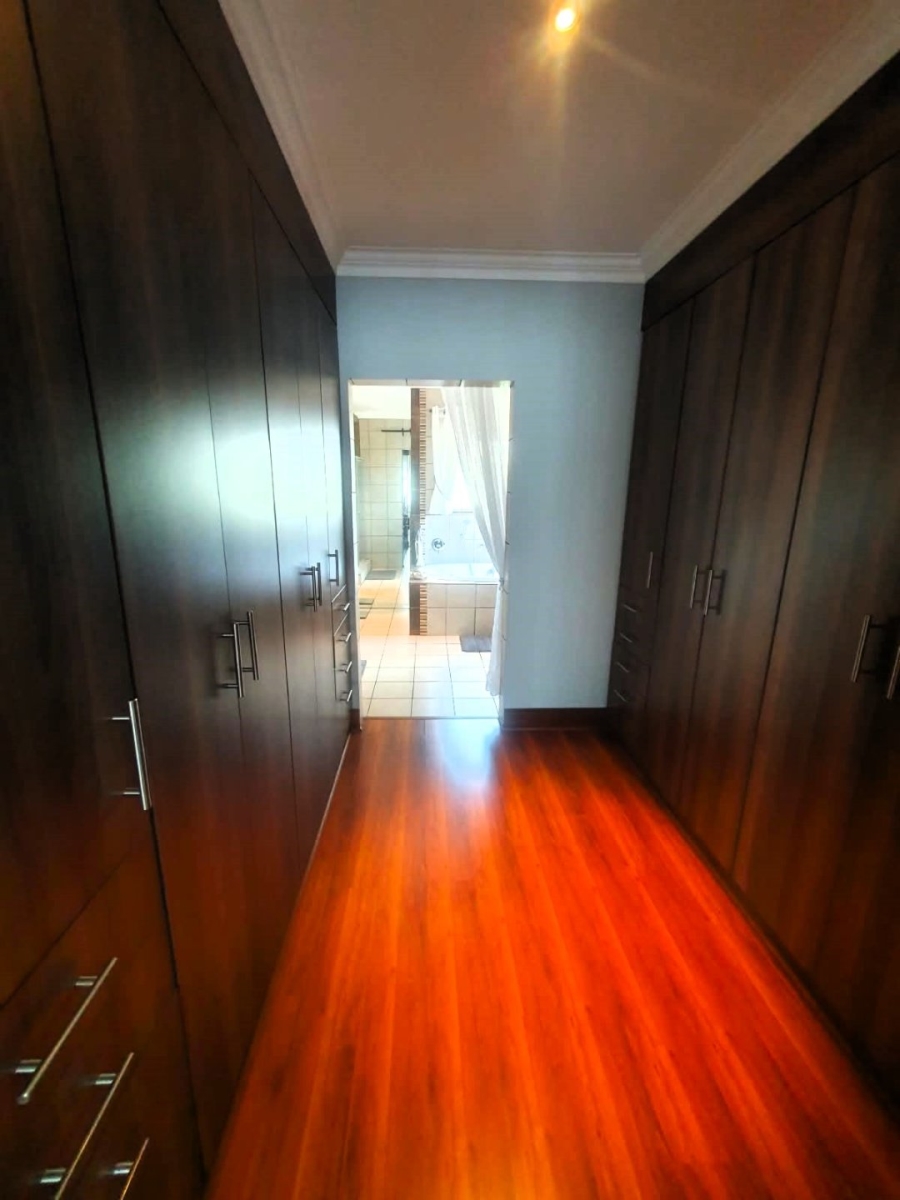 5 Bedroom Property for Sale in Midstream Estate Gauteng