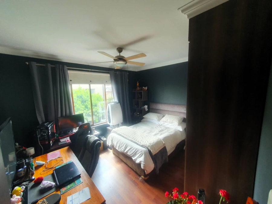 5 Bedroom Property for Sale in Midstream Estate Gauteng