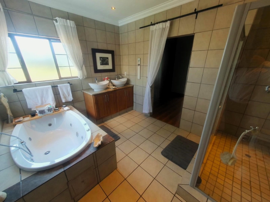 5 Bedroom Property for Sale in Midstream Estate Gauteng