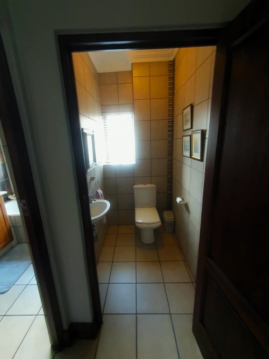 5 Bedroom Property for Sale in Midstream Estate Gauteng