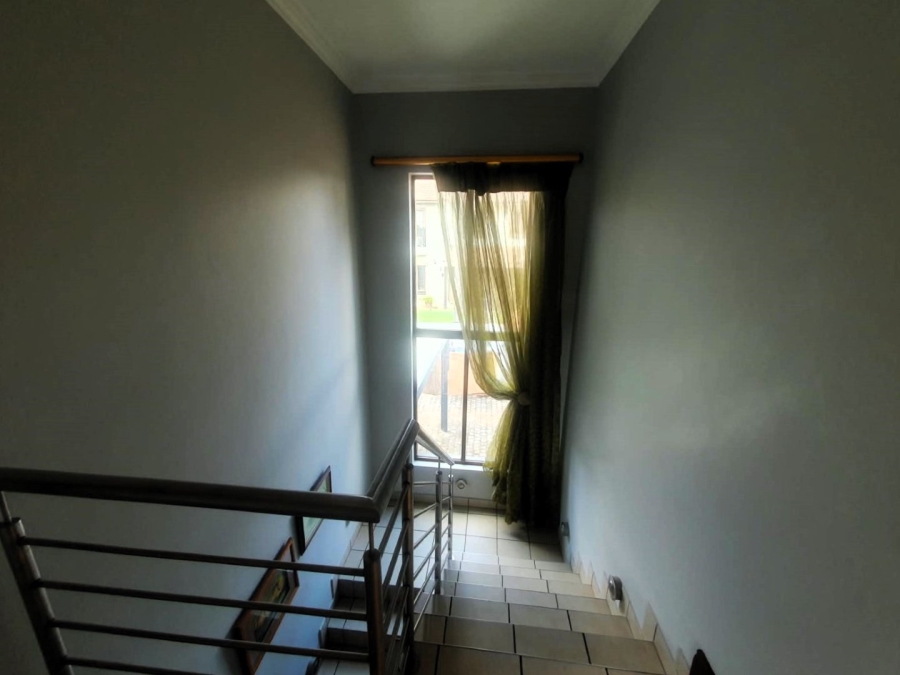 5 Bedroom Property for Sale in Midstream Estate Gauteng