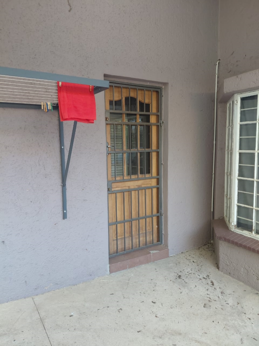 To Let 1 Bedroom Property for Rent in Albertville Gauteng