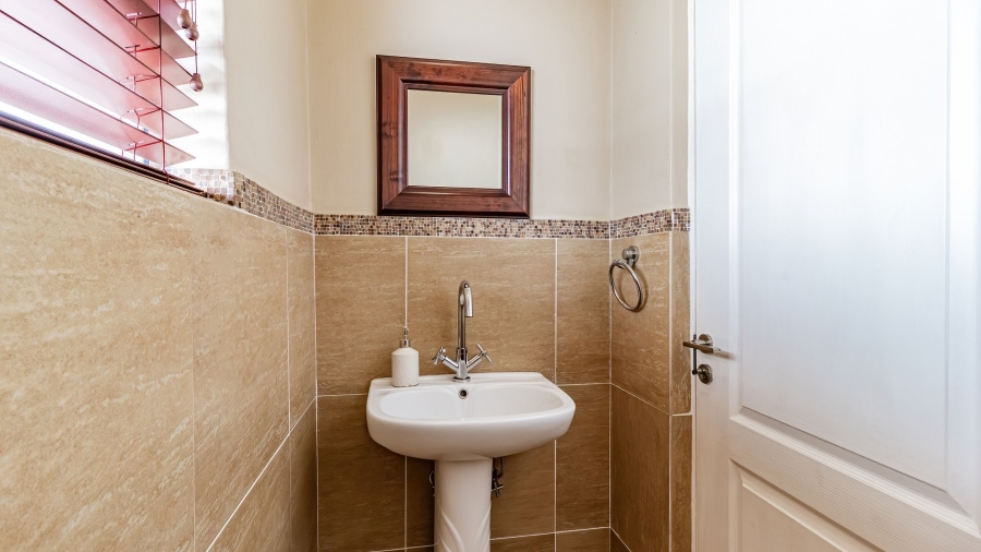 To Let 3 Bedroom Property for Rent in Greenstone Hill Gauteng