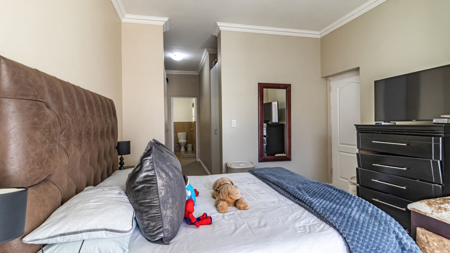 To Let 3 Bedroom Property for Rent in Greenstone Hill Gauteng