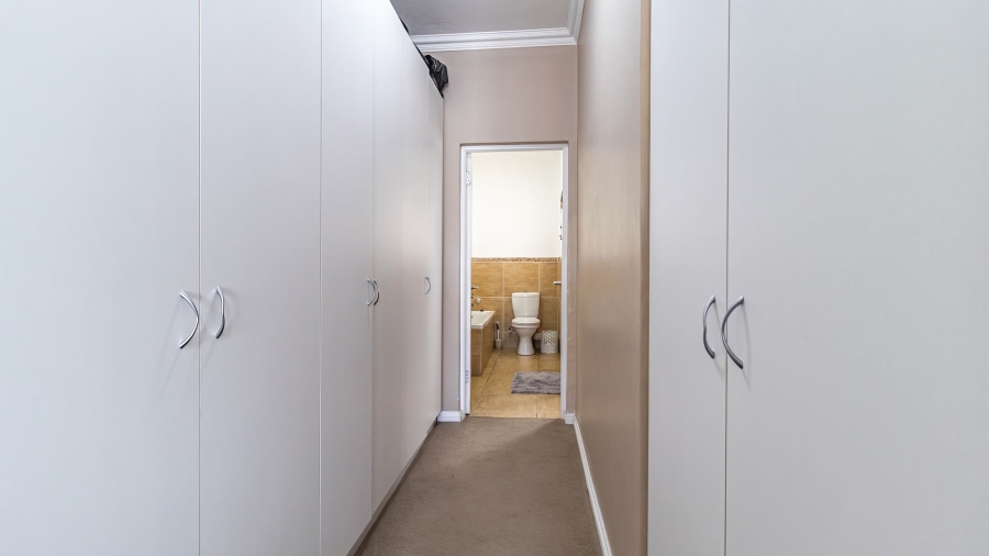 To Let 3 Bedroom Property for Rent in Greenstone Hill Gauteng