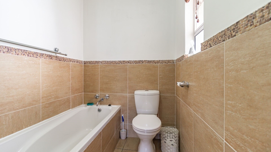 To Let 3 Bedroom Property for Rent in Greenstone Hill Gauteng