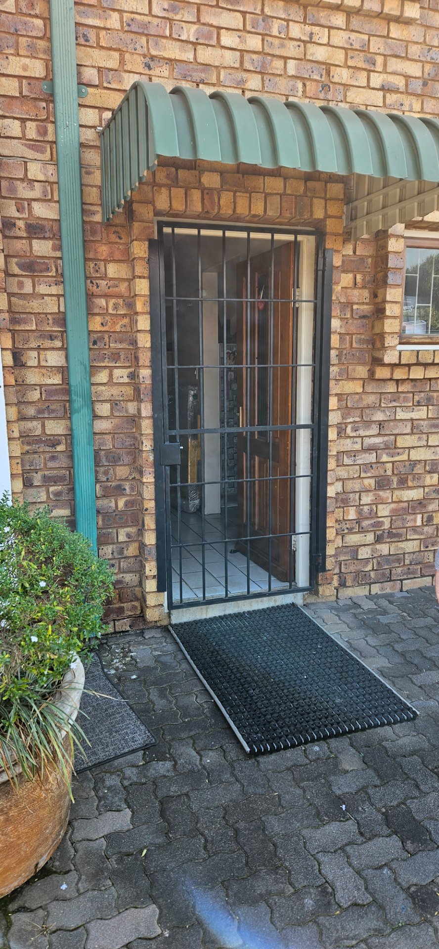2 Bedroom Property for Sale in Rietfontein SH Gauteng