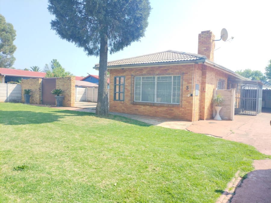 3 Bedroom Property for Sale in Casseldale Gauteng