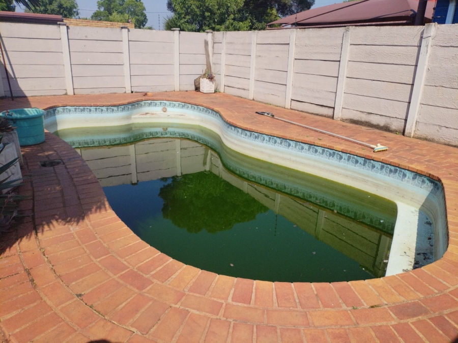 3 Bedroom Property for Sale in Casseldale Gauteng