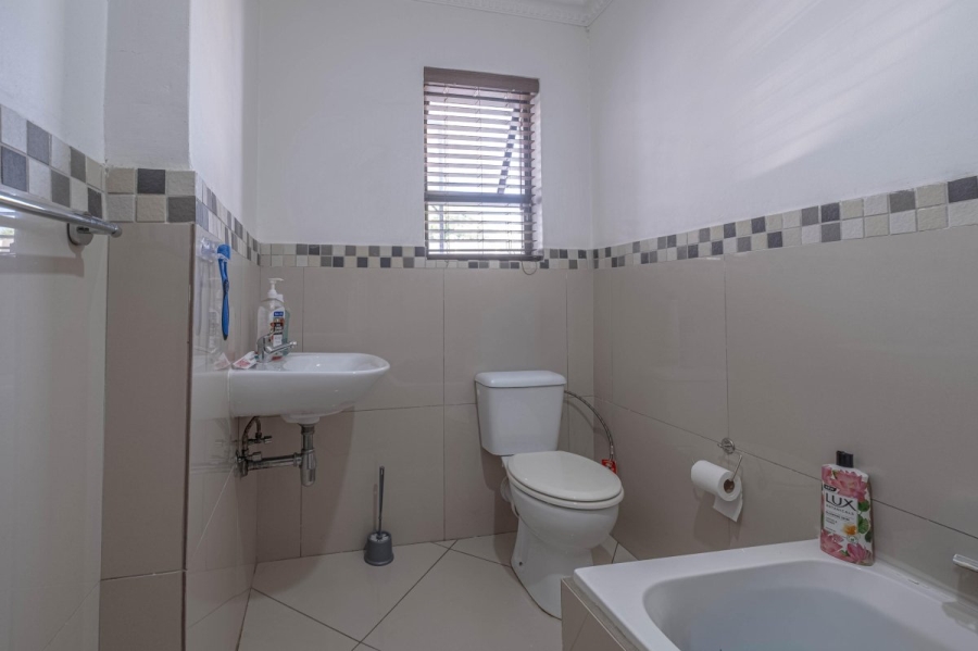 4 Bedroom Property for Sale in Birchleigh North Gauteng