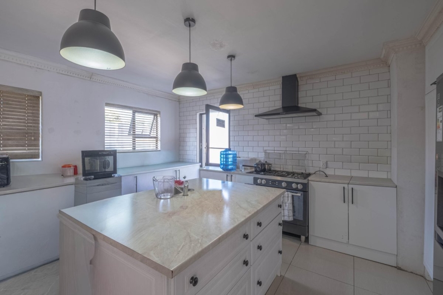 4 Bedroom Property for Sale in Birchleigh North Gauteng