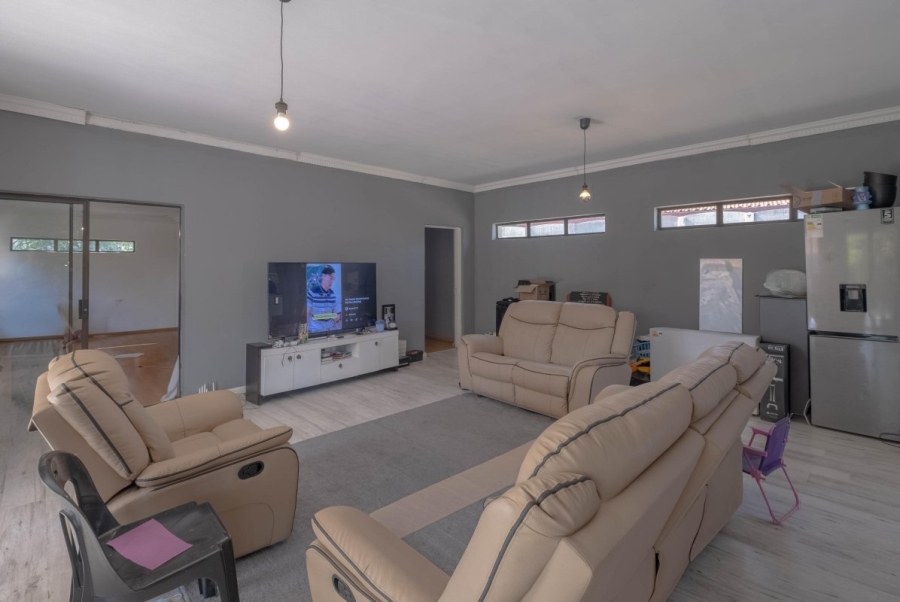 4 Bedroom Property for Sale in Birchleigh North Gauteng