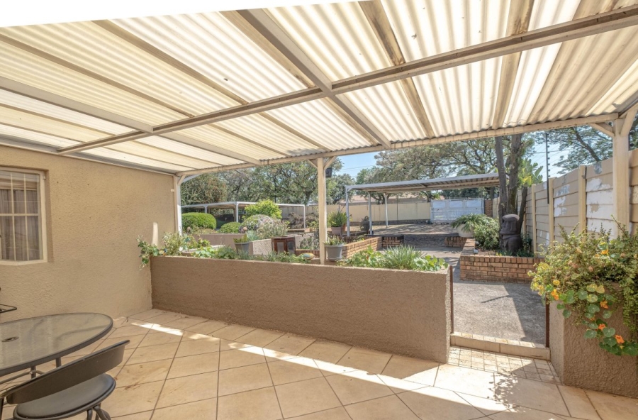  Bedroom Property for Sale in Wychwood Gauteng