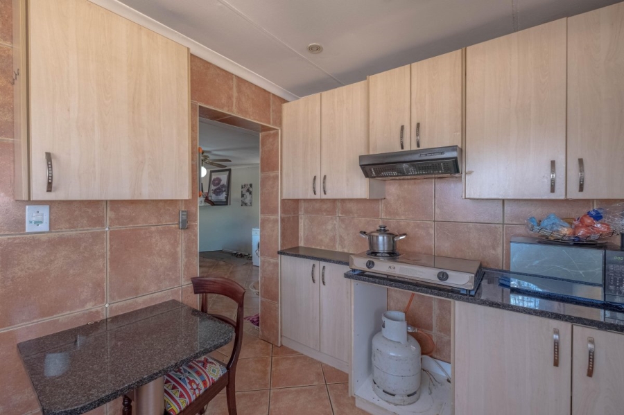  Bedroom Property for Sale in Wychwood Gauteng