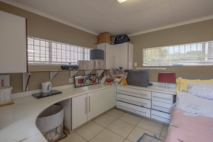  Bedroom Property for Sale in Wychwood Gauteng