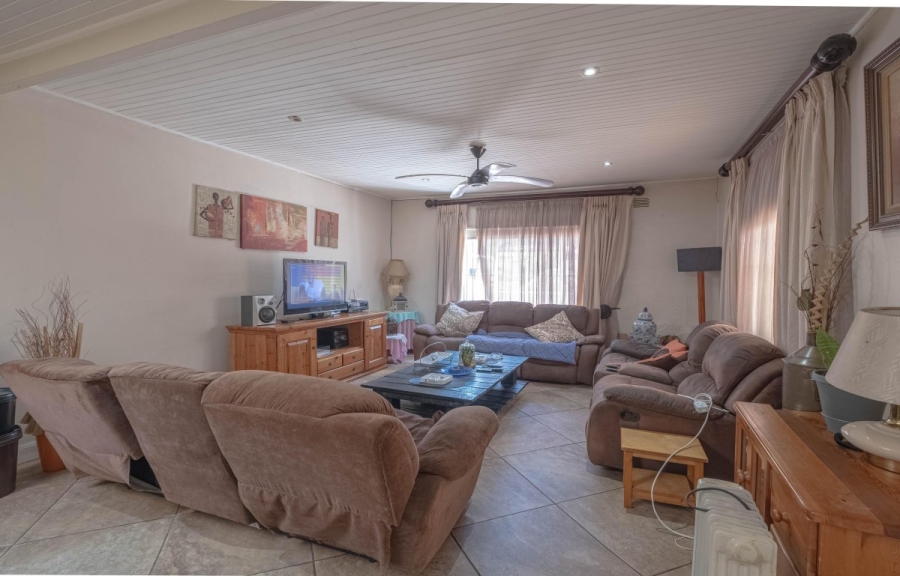  Bedroom Property for Sale in Wychwood Gauteng