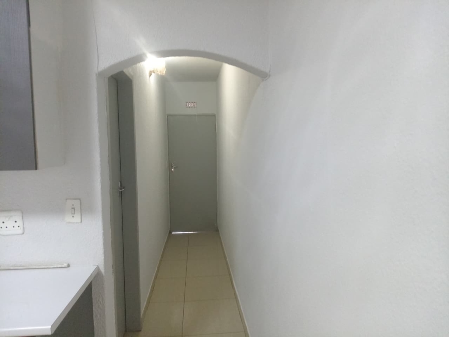 To Let 2 Bedroom Property for Rent in Glenanda Gauteng