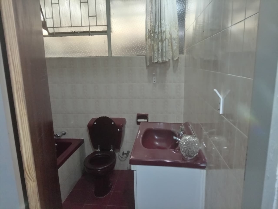 To Let 2 Bedroom Property for Rent in Glenanda Gauteng