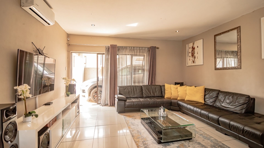 5 Bedroom Property for Sale in Alveda Gauteng