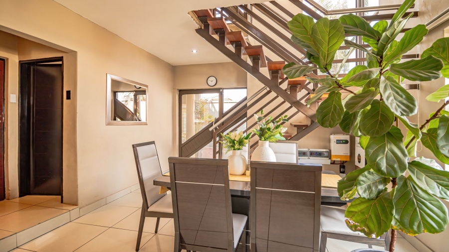 5 Bedroom Property for Sale in Alveda Gauteng