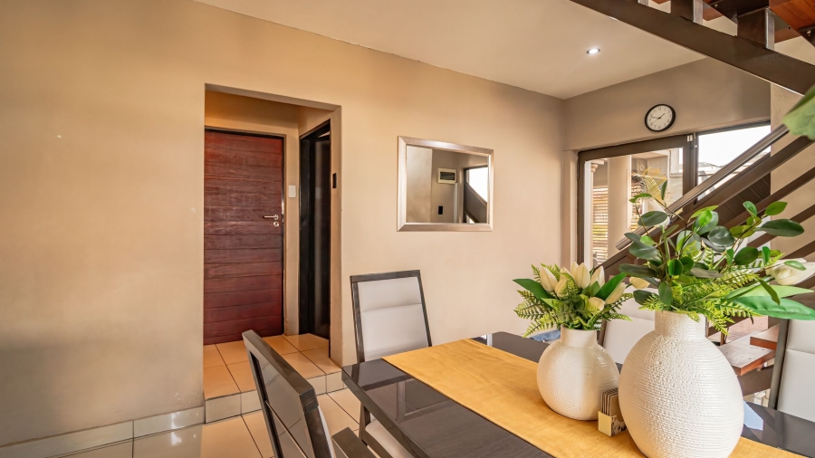 5 Bedroom Property for Sale in Alveda Gauteng